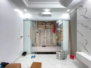 chính chủ bán nhà hoàng mai, ô tô tránh, ngõ 3 gác, 2 thoáng, full nội thất, sđcc, 40m2