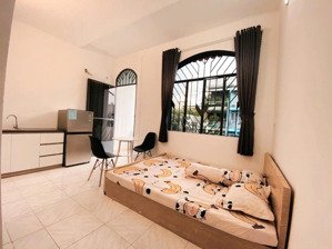 trống phòng ban công giá cực rẻ - 35m2 - full nội thất - gần chợ bà chiểu - quận bình thạnh