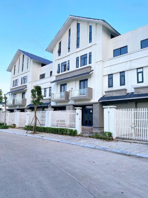 bán căn nv 160m mặt tiền 8m rẻ nhất geleximco.