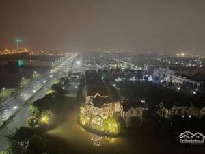 em cần cho thuê căn hộ 3pn 2vs không đồ tại vinhomes symphony. view công viên khủng long.