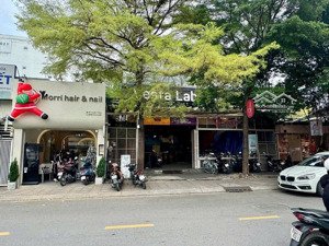 cho thuê nhà góc 2 mặt tiền xuân thuỷ p thảo diền ngang 26 dài 26 4 tầng giá thuê : 200 triệu