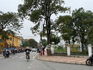 chủ cần bán nhanh lô đất tiên dược cuối năm- 110m- thông ô tô - cách quốc lộ 3 100m- giá 4tỷ150