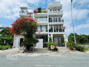 chính chủ bán gấp ! nhà phố 4 tầng đẹp mt kinh doanh đường 20m kdc p. phú mỹ quận 7, hđ thuê tốt