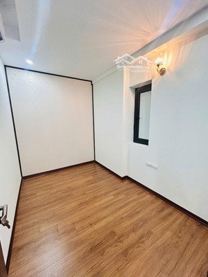 cho thuê cc c14 bộ công an 135m2, 3 ngủ 3 vs. nhà đẹp, căn rộng. đồ cơ bản. 18tr/th. 