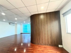 cho thuê 60m2 view mặt tiền cực đẹp ngay công viên tao đàn q3 - khu vip