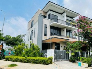 bán căn góc nhà phố lavila kiến á, diện tích 215m2, nhà thô, giá 15,3 tỷ chủ)