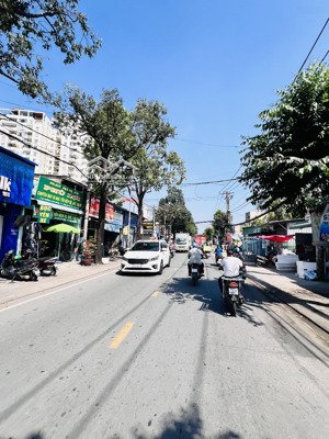 nhà gần 100m2 - ko lộ giới - 2tầng kiên cố - hxh gần phạm văn đồng