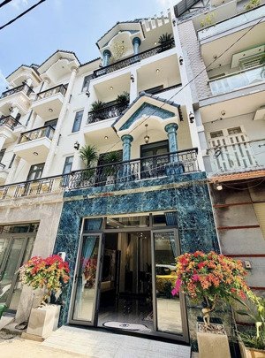 đường 9 mét- nhà ngang 5m- tiện kinh doanh- mở văn phòng công ty- kết hợp ở - hoàn công đủ