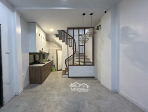 vf3 đỗ cổng hoàng mai lô góc, kinh doanh, sđcc, full nội thất, ở ngay, 45m2*5t thoáng sáng