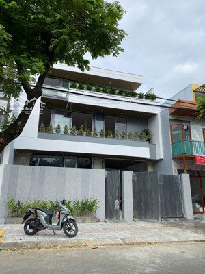 bán biệt thự tại quách thị trang - cẩm lệ - đà nẵng dt 100m2 3 tầng mt 10m giá 9.75 tỷ