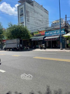 bán gấp nhà mặt tiền nguyễn hữu cảnh, xây 6 tầng, kinh doanh đa nghành giá tốt chỉ 15,9 tỷ tl