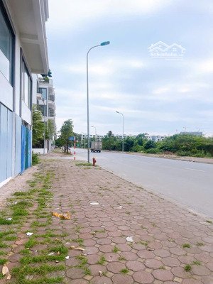 bán liền kề 76,1 m2 shophouse central metropolitan gia lâm 20.6 tỷ