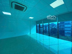 văn phòng siêu chất tại khương trung- thanh xuân. 130m2 giá chỉ 18tr/tháng. view siêu thoáng