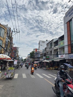 nhà 5 tầng - chdv dòng tiền gần 40 triệu / tháng.tương lai mặt tiền 12m, nhỉnh 10 tỷ - 70m2