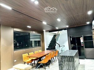 ngọc thụy -long biên--ô tô -kinh doanh -thang máy -90 m2-6 tầng -sổ đỏ