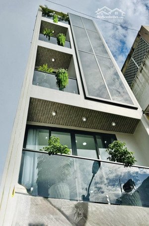 chân dài hai mặt tiền thành thái-q.10, giá 3tỷ770/86m2, đang cho thuê 26 triệu, gần bệnh viện 115