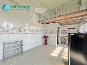 phòng trọ giá rẻ, ngay lê văn việt ngã tư thủ đức ở được 4 người siêu rộng, có thang máy