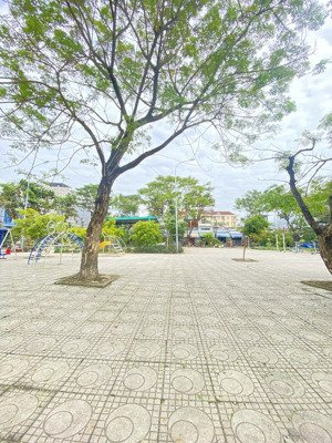 bán đất tặng nhà cấp 4 đối diện công viên nội khu , nại hiên đông, sơn trà gần biển 62m2 giá 5.7 ty