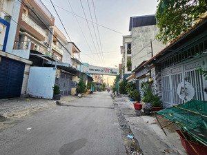 đất đối diên ubp thạnh xuân 4x20m đường nhựa thông 11m