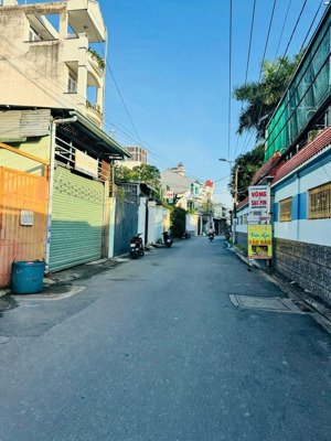 chính chủ gửi căn nhà 2 lầu mặt tiền đường 13 phường bình trưng tây q2 cũ. tp hcm