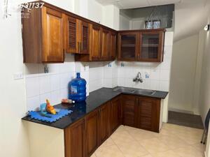 Cho thuê nhà nguyên căn tại ngõ 1160 đường Láng, Đống Đa, HN, DT 80m2, 8,5tr/1 tháng