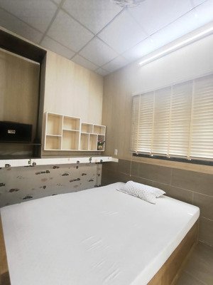 chính chủ cho thuê phòng full nội thất, cửa sổ to thích quảng đức phú nhuận