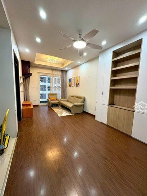 cần cho thuê căn 71m - 90 nguyễn tuân giá 14tr5 - 2 ngủ, 2 vs