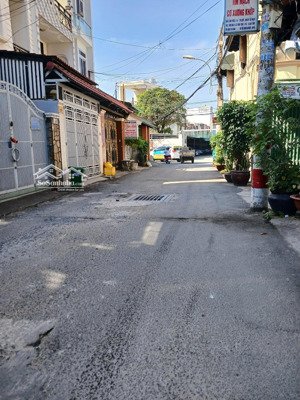 ô tô ngủ trong nhà sát mt lê văn thọ đường 6m xe hơi tránh kinh doanh sầm uất - nhỉnh 11 tỷ