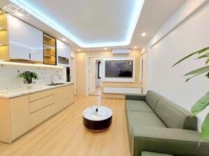 Bán căn hộ tập thể Bách Khoa, Lê Thanh Nghị, Hai Bà Trưng, nhà đẹp full nội thất, ô tô đỗ cầu thang