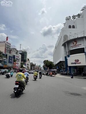 Hiếm Tân Bình, gần sân bay, HXH Hoàng Việt_Út Tịch, 4 Tầng, 68m2, 6Pn, cho thuê 300tr/năm, 13.65 Tỷ