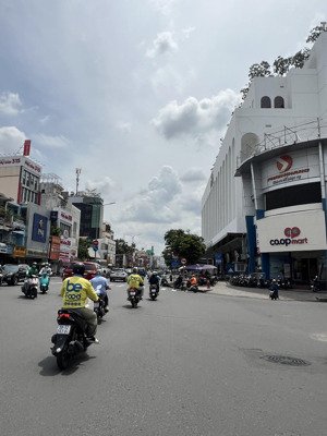 hiếm tân bình, gần sân bay, hxh hoàng việt_út tịch, 4 tầng, 68m2, 6pn, cho thuê 300tr/năm, 13.65 tỷ