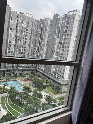 căn 2 phòng ngủ 59m2 view hồ bơi, cho thuê 10 triệu/tháng. đầy đủ nội thất. lh 