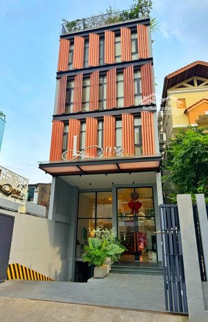 bán khách sạn tn: 300 triệu, dt: 8m x 23m - mt nội bộ nguyễn gia trí, bt. hầm 5 tầng giá 53 tỷ