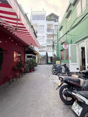 bán nhà ngay phan đăng lưu gần bv gia định hàng xóm quận 1 , ô tô đậu cửa