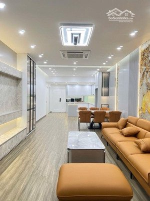 bán nhà phố hoàng quốc việt, phân lô, oto tránh dừng đỗ trước cửa, 52m2, 5 tầng, giá nhỉnh 18 tỷ.
