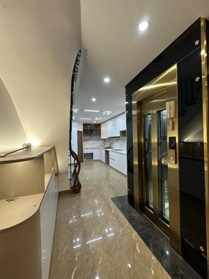 6 tầng thang máy phú diễn bắc từ liêm vừa ở vừa cho thuê ô tô vào tận cửa