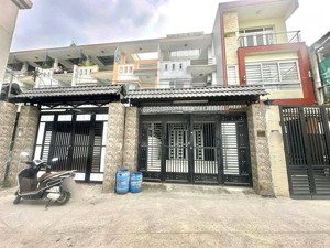 bán nhà 1 trệt 2 lầu hoàn công gần sân vân động đông hoà, dĩ an