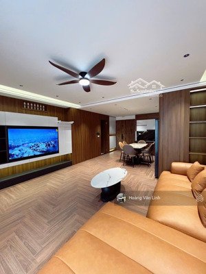 bán gấp căn hộ cao cấp trần hữu dực 108m2 - 3 ngủ 2 wc. có slot ô tô, full nội thất như hình.