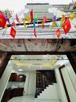 bán nhà lĩnh nam, dt 40m giá chào 8 tỷ, 15m ra phố, lô góc dân xây, mặt tiền vua phân khúc