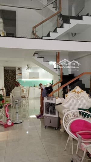 cần bán nhà tại quang trung chỉ 10 tỷ 4x17m