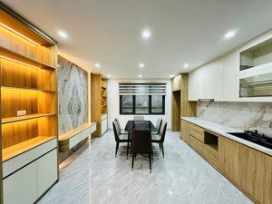 víp nhất thái hà -nhà đẹp đón tết -6 tầng thang máy-kinh doanh giá chỉ 18,6 tỷ