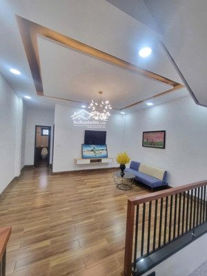 cần bán nhà đường lê ấm ( hoà xuân , cẩm lệ đà nẵng) diện tích đất 100m2(260m2 sàn) giá 8,5 tỷ