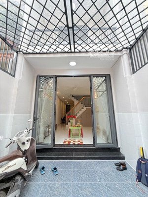 hẻm nhựa xe hơi thông - nhà mới đẹp lung linh mua - chỉ hơn 8 tỷ