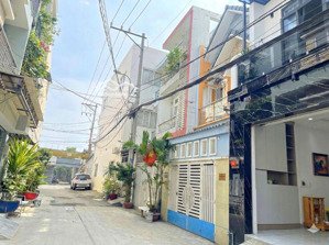 nhà mặt tiền hẻm lớn xe hơi tránh kinh doanh tốt- gara trong nhà- đào tông nguyên - giá hơn 7 tỷ