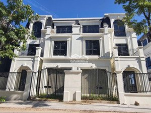 cần bán gấp bt song lập 09 dự án hinode royal park. diện tích 200m2, giá 35 tỷ. lh: 