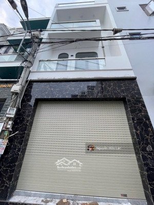 nhà mới xây 100% ,vô ở liền đón tết chính chủ cần bán vị trí vàng kề trường họccấp 1,2,3 đại họcq9