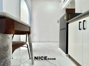 cho thuê căn hộ 1 phòng ngủ tách bếp cửa sổ trời rộng