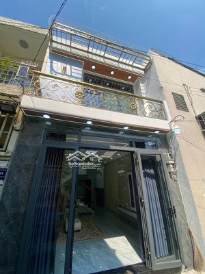 nhà mới vào ở ngay, hẻm 4m, có phòng dưới trệt thuận tiện cho người lớn tuổi, giá chỉ 4.68 tỷ tl