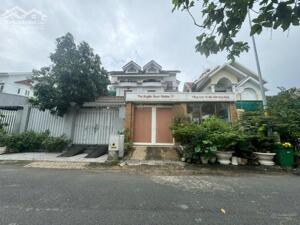 Biệt thự vườn Khang Điền, 216m2, khu sầm uất, trục đường chính 16m, giá 18 tỷ