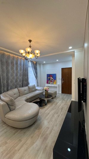 bán star hill phú mỹ hưng 94m2 có ô xe, 3 phòng ngủ, giá 9.8 tỷ có sổ